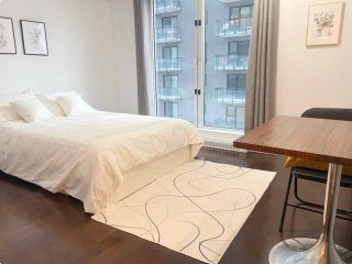 #1203 - 2320 Rue Tupper — photo 1