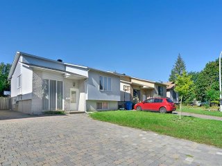 351 Av. Raimbault