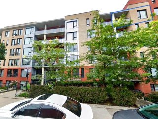 #604 - 2160 Rue Laforce