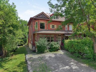586 Rue Victoria