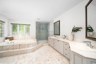 Ensuite bathroom