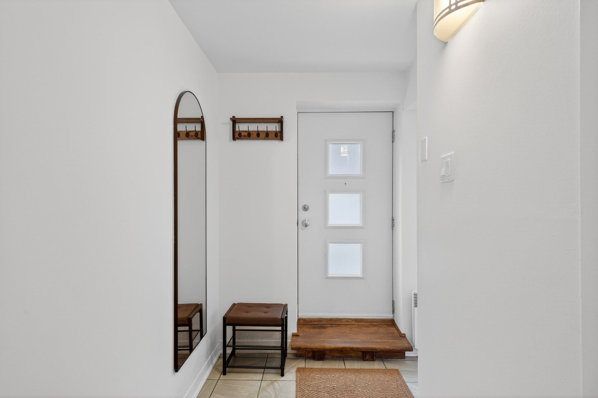 #100 - 2054 Rue Sherbrooke O.