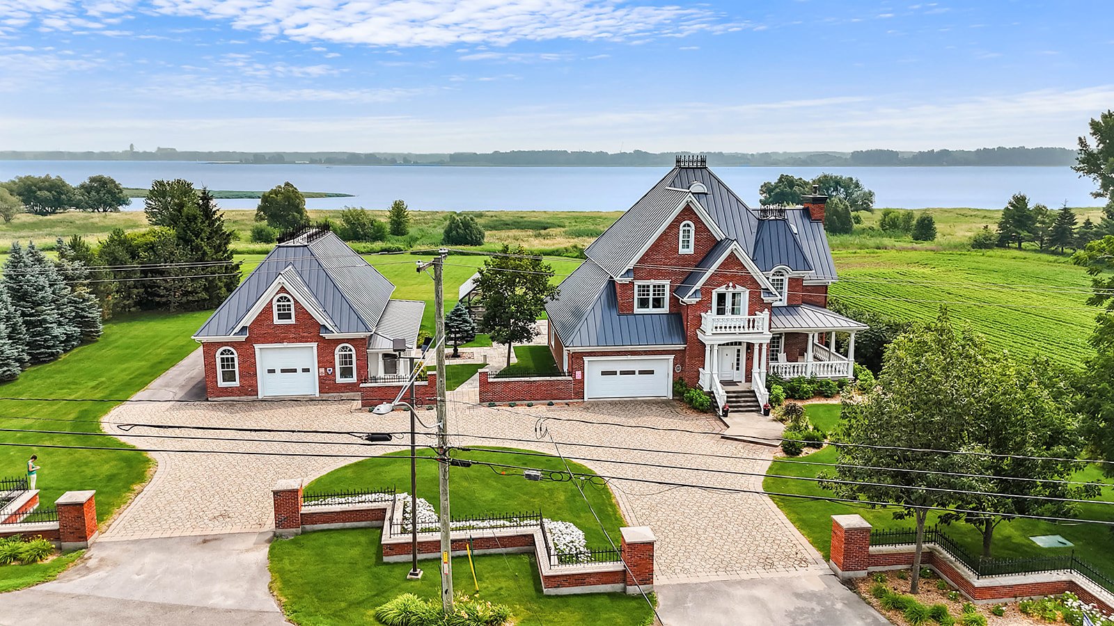 Joelle Bitar / #25170172