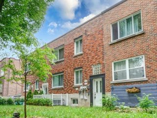 2447 Av. West Hill