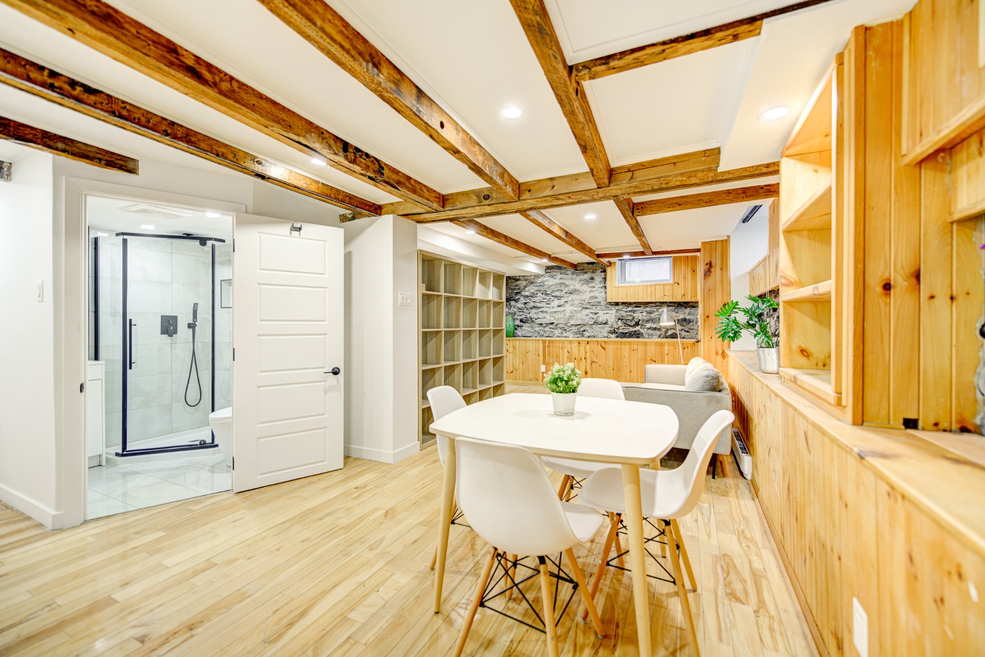 #8 - 1677 Rue St-Christophe