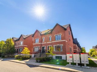1876 Rue du Bois-des-Caryers