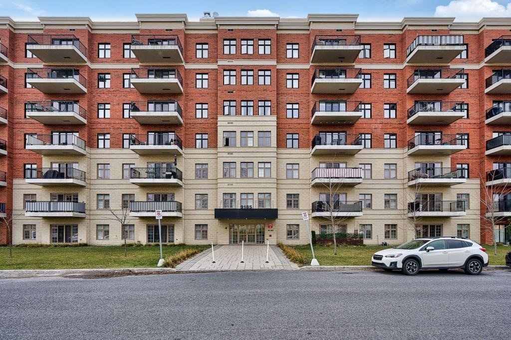 #702 - 9185 Rue Lennon