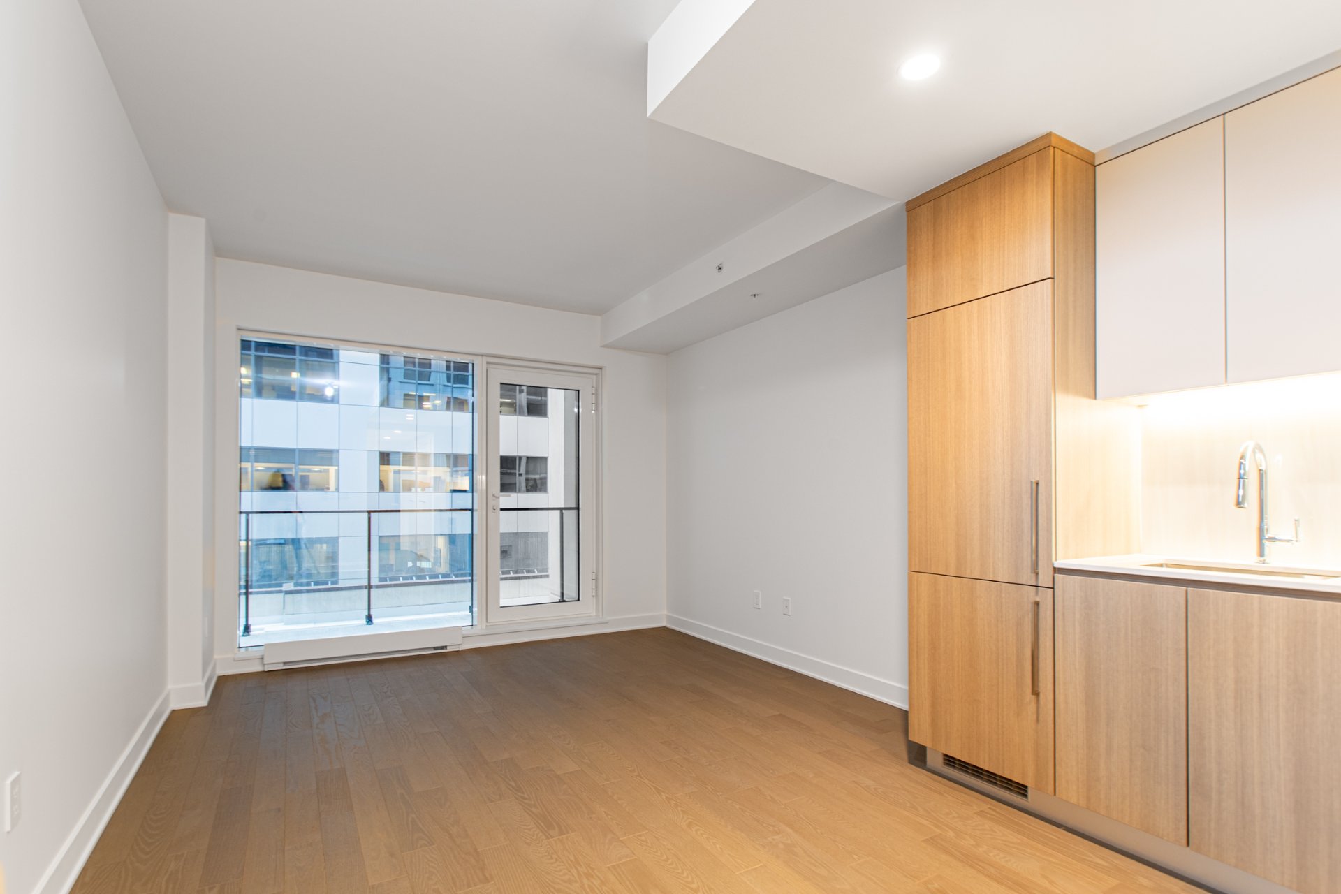 #328 - 1518 Rue Sherbrooke O.