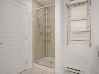 Salle de bains attenante à la CCP