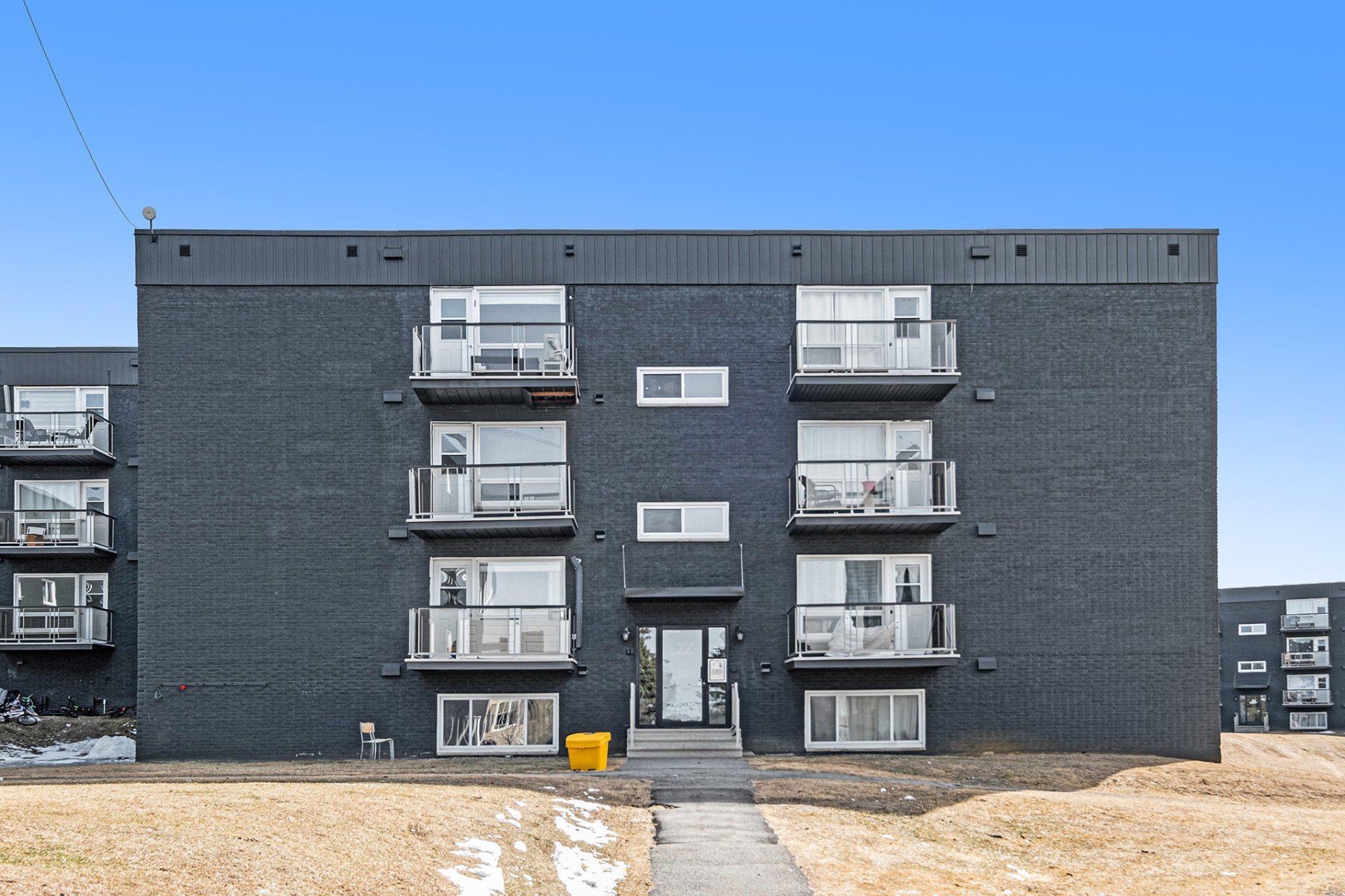 #102 - 77 Rue Pearson
