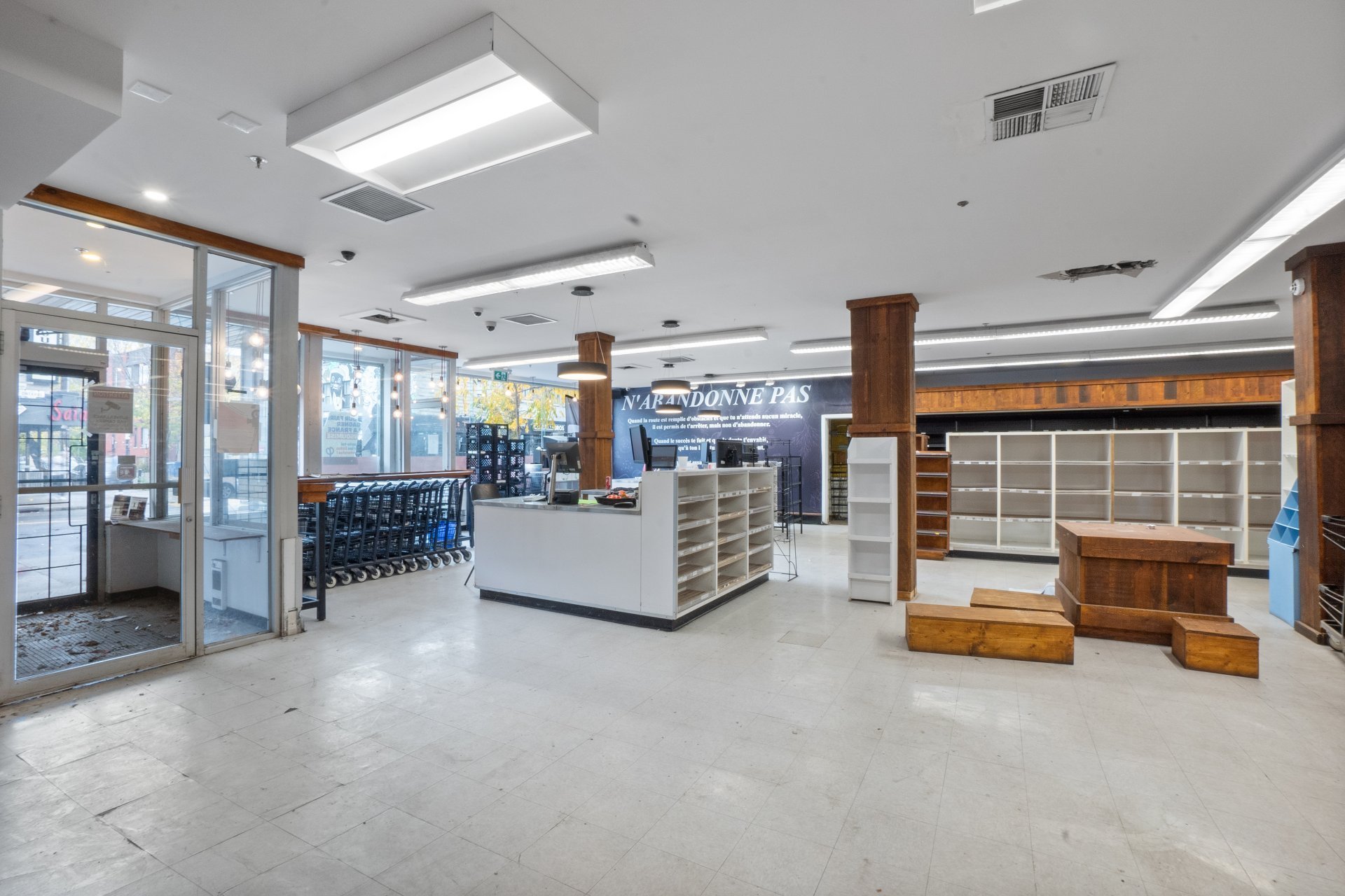 #1 - 3932 Rue Ontario E.