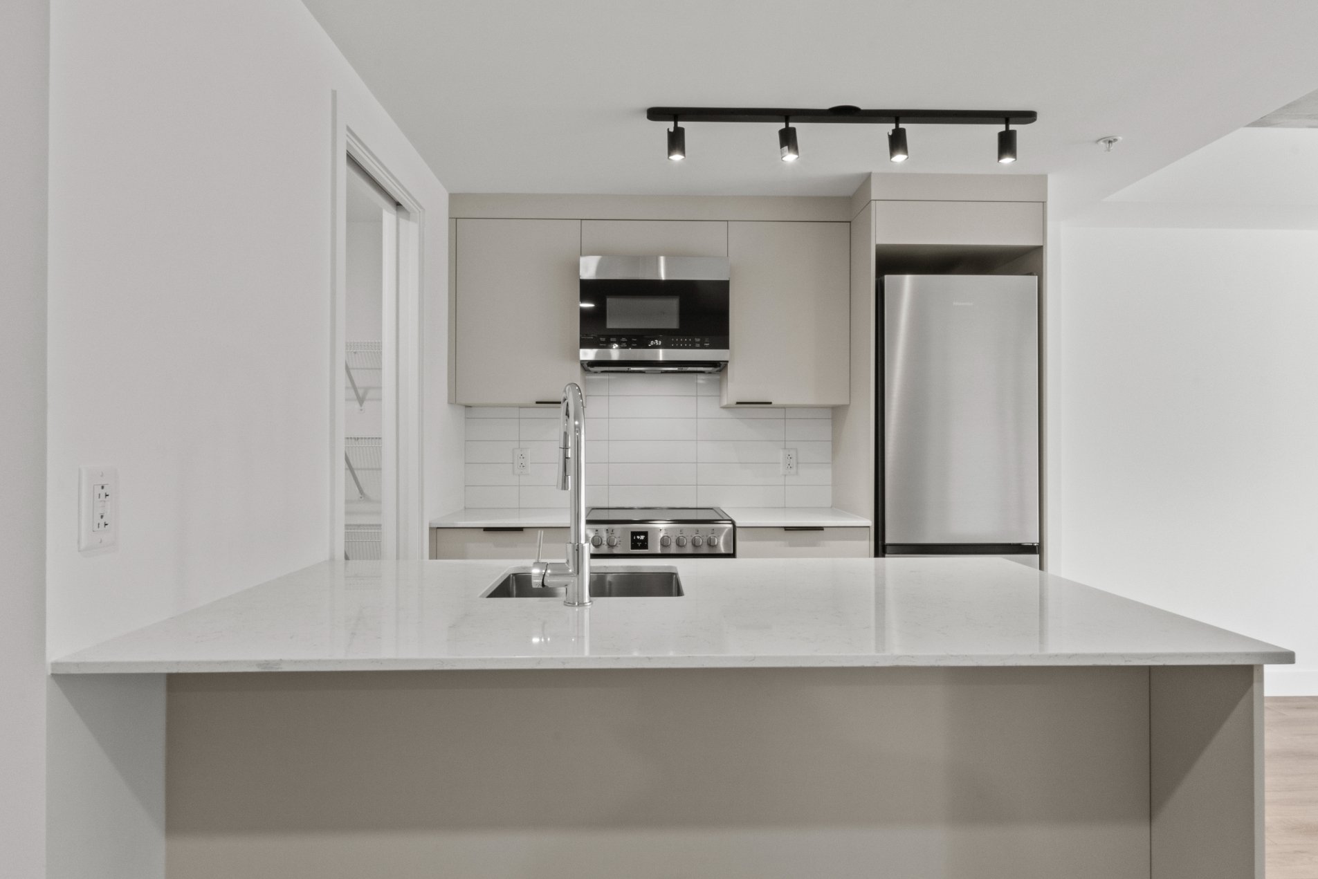 #103 2198 Boul. De Maisonneuve E.