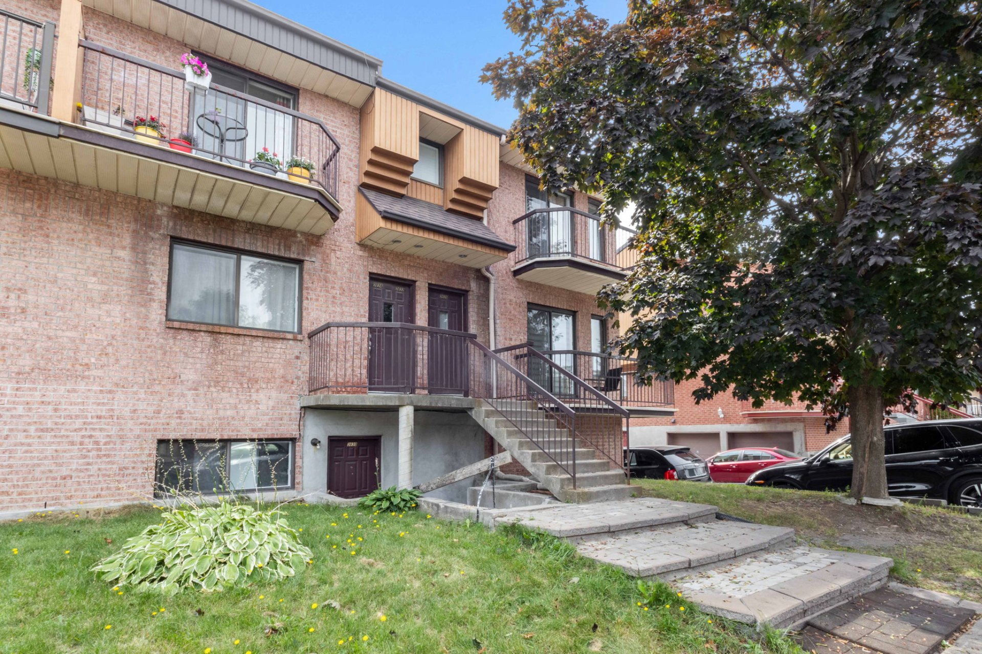 Joelle Bitar / #25361588