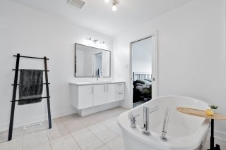 Salle de bains attenante à la CCP