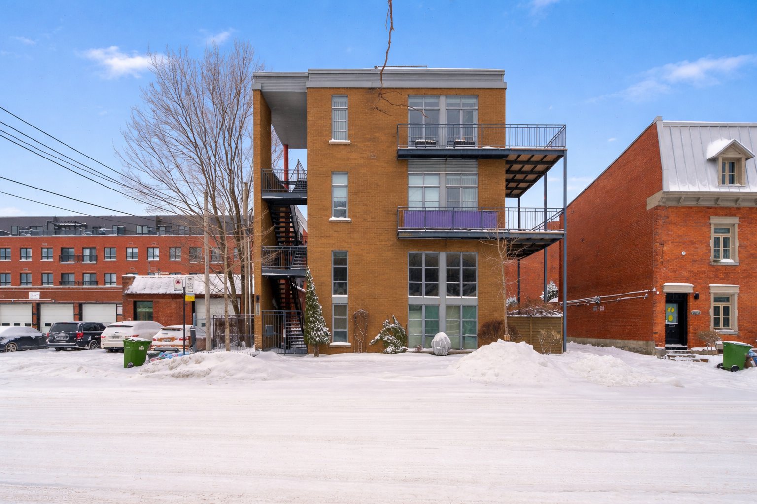 1674 Rue La Fontaine