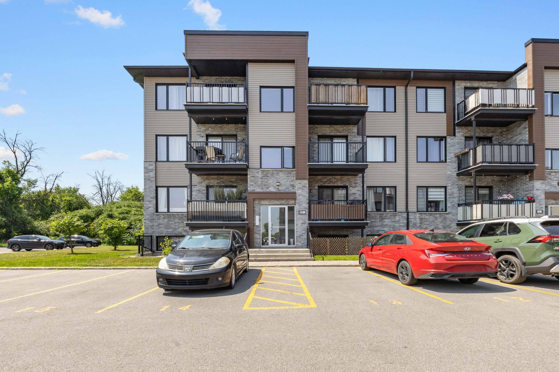 #202 - 840 Rue Valois