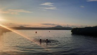 Accès au plan d'eau