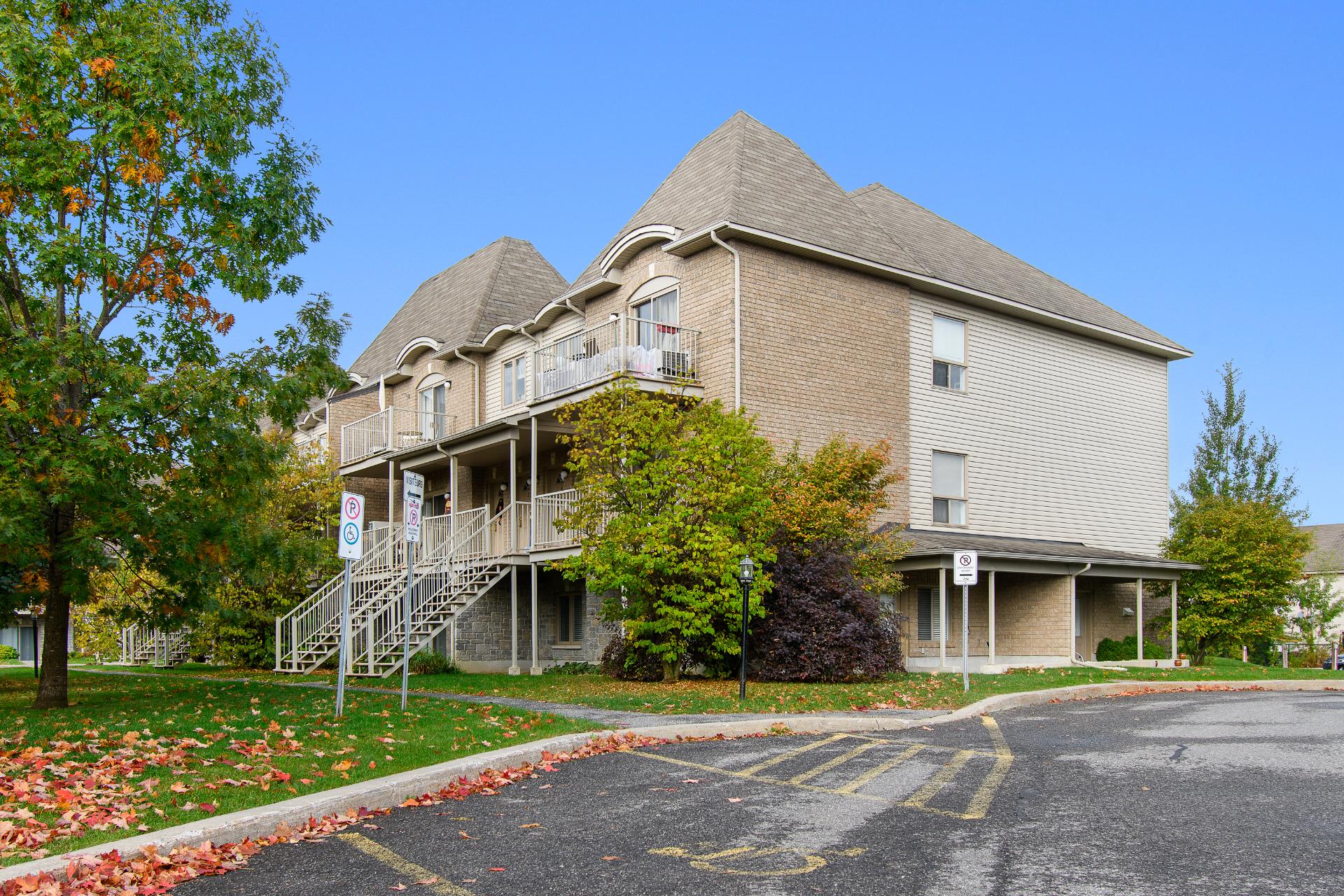 #1 - 948 Boul. du Plateau