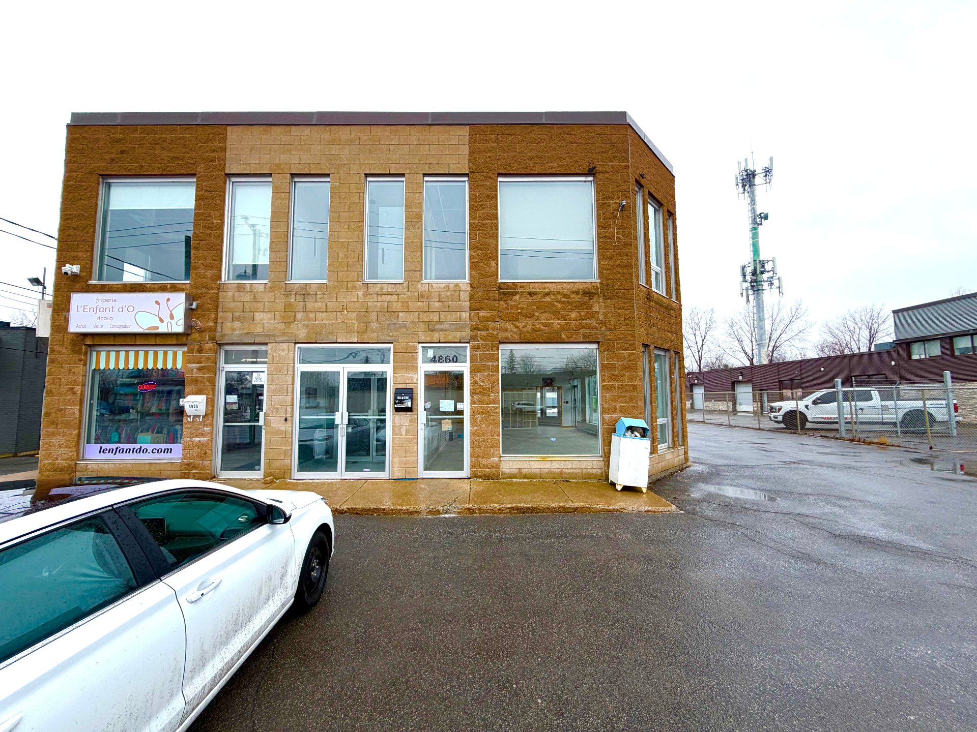 4850 Boul. des Laurentides