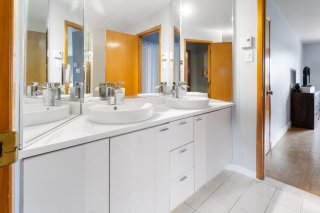 Ensuite bathroom