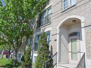 #3 - 2993 Av. Émile-Journault