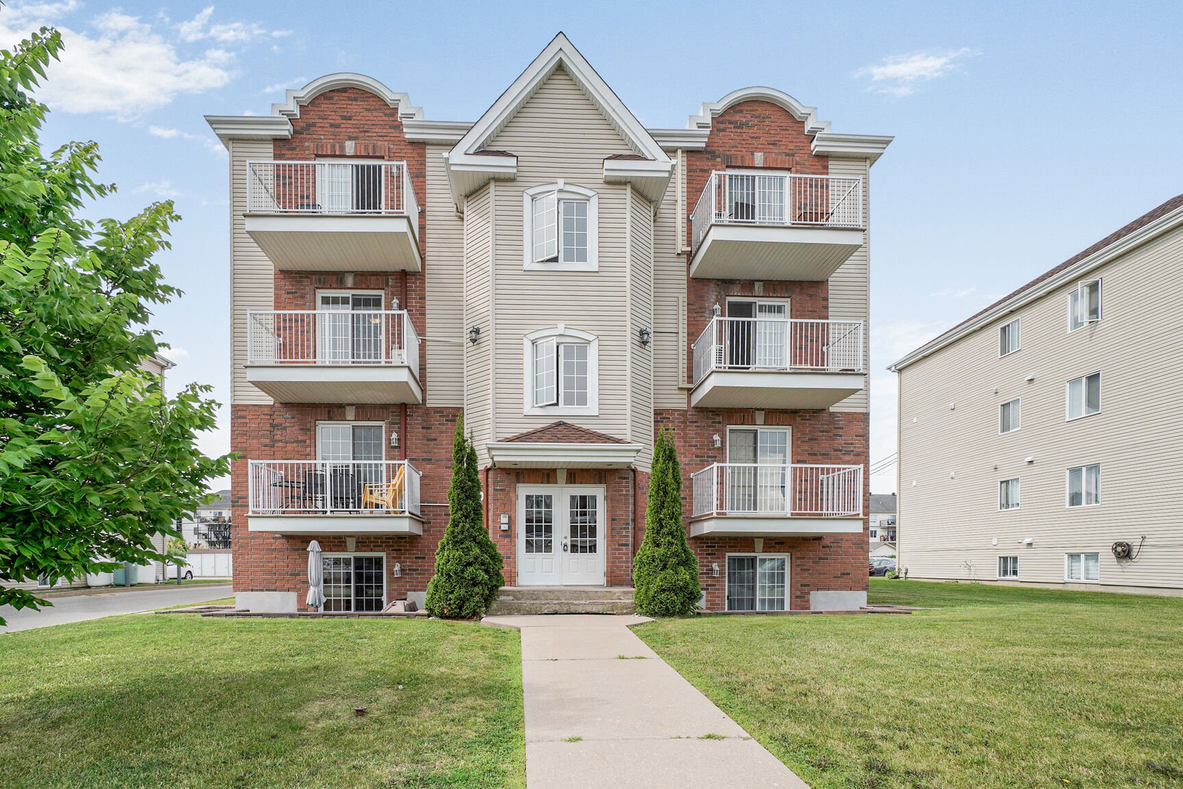 #201 - 2868 Rue Montcalm