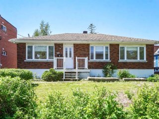 2860 Rue Jasmin
