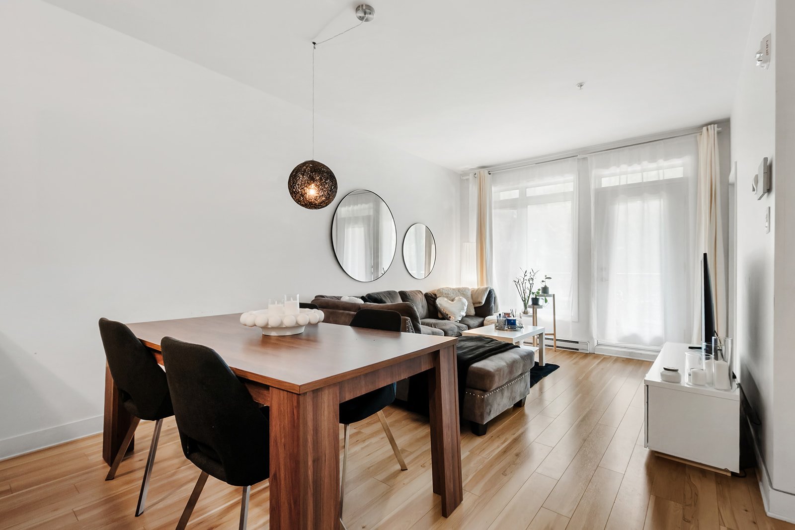 #114 - 2350 Av. Aird