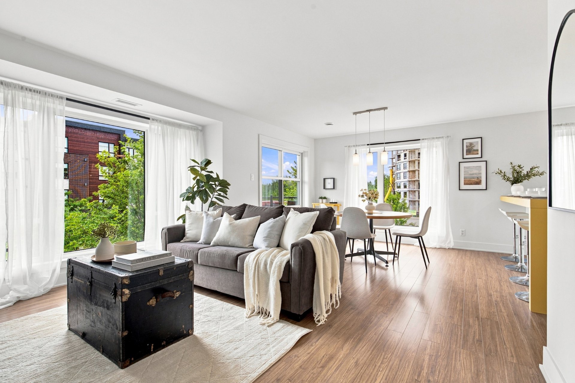 #302 - 450 Av. de la Belle-Dame