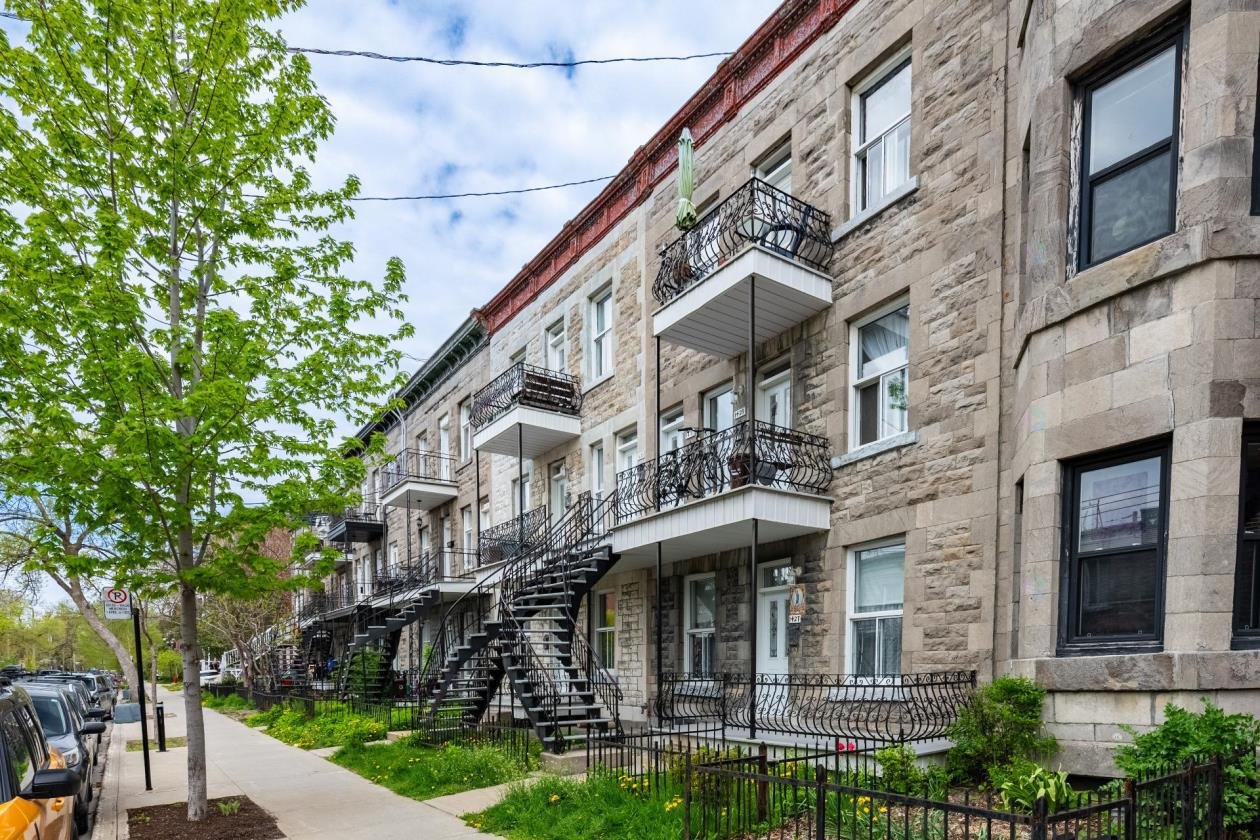  1427 Rue Sicard