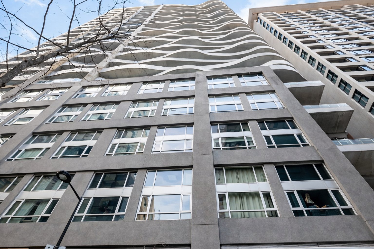 Joelle Bitar / #25679960