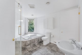 Ensuite bathroom