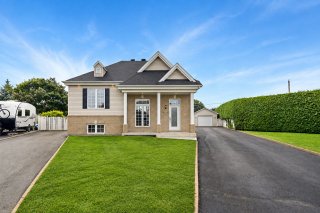 13550 Rue du Suroît