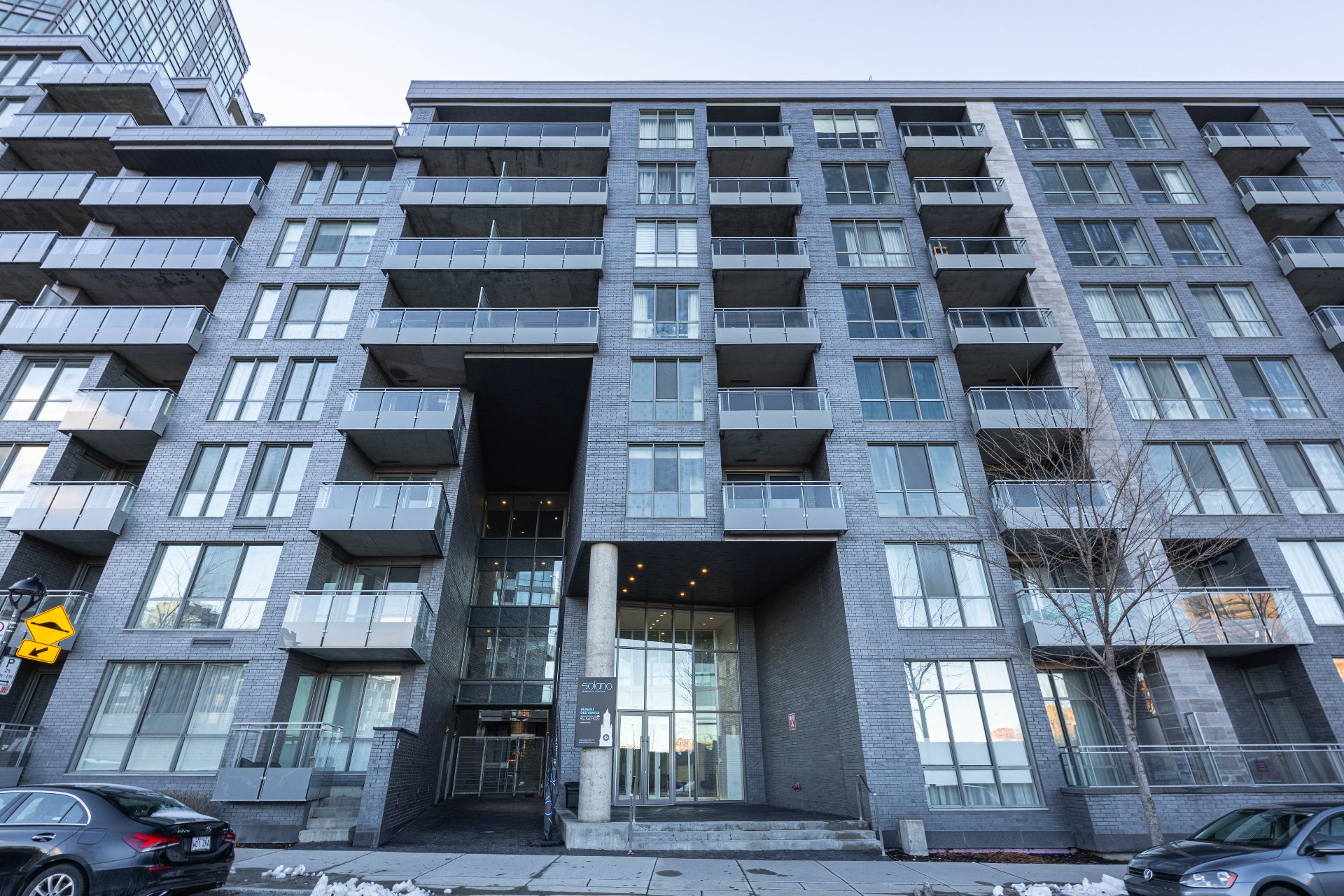 #604 - 360 Rue Atateken