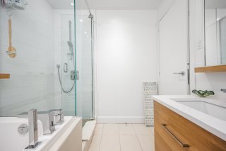 Salle de bains attenante à la CCP