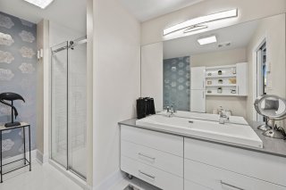 Ensuite bathroom