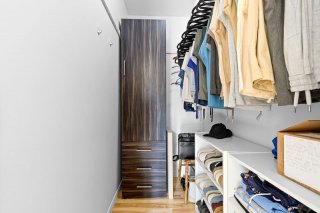 Walk-in closet