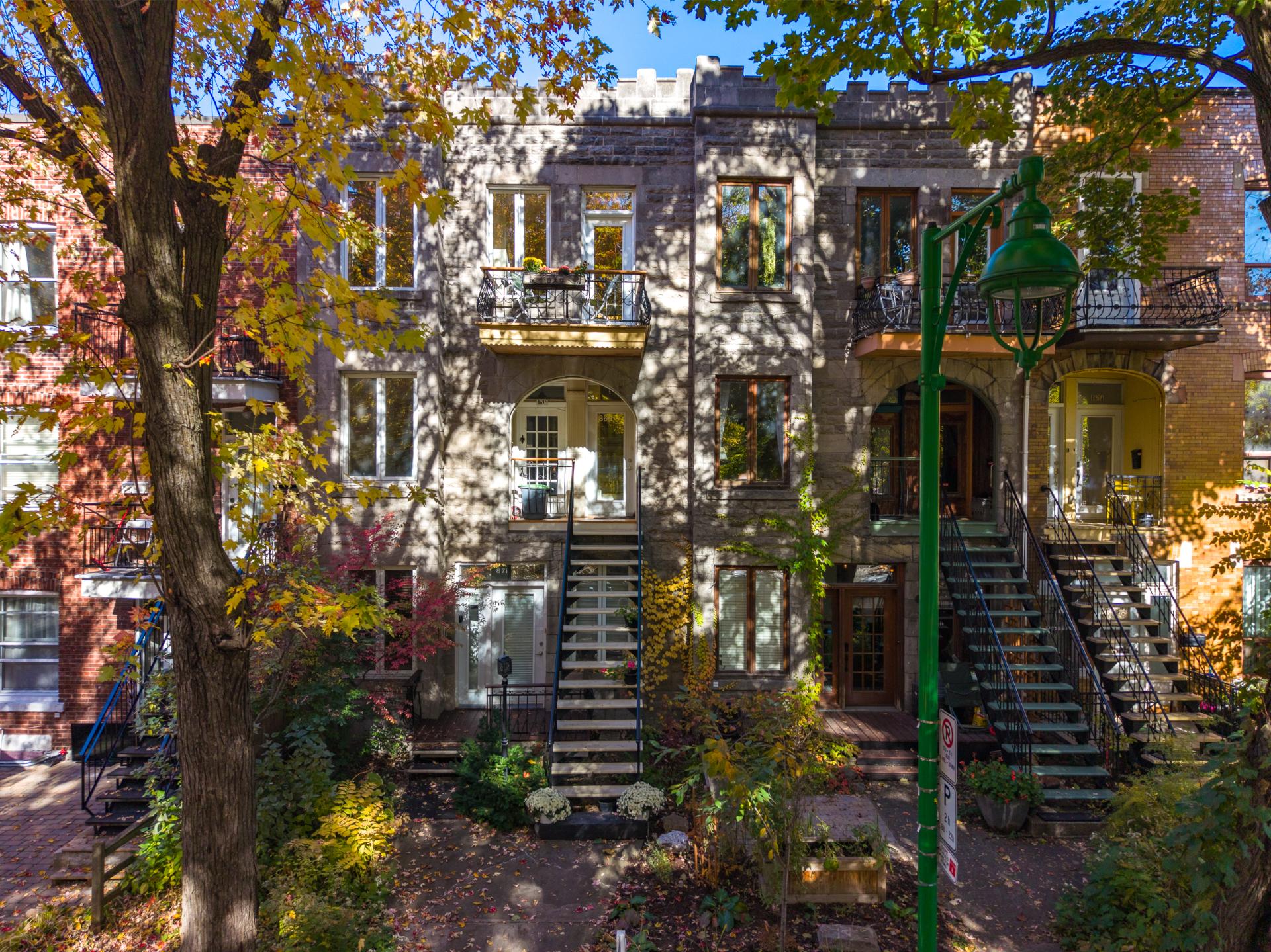 869 Av. Outremont