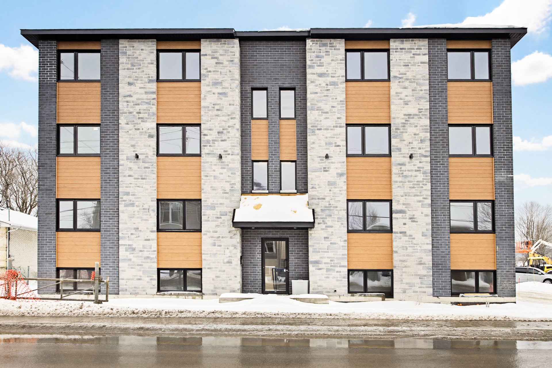 #8 - 121 Rue Principale