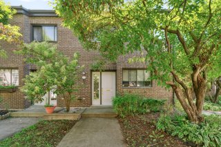 1024 Place Sardaigne