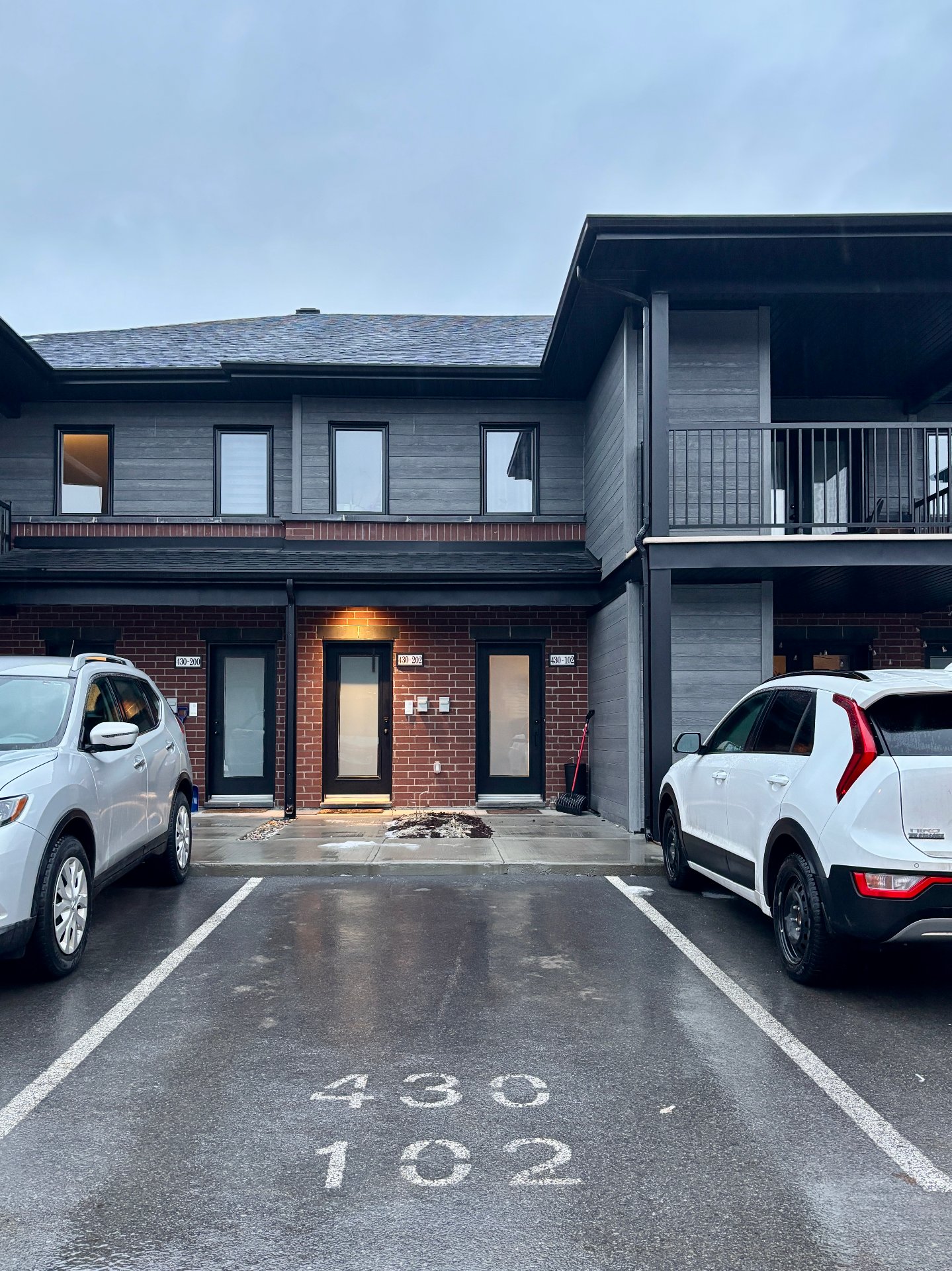 #102 - 430 Rue Valois