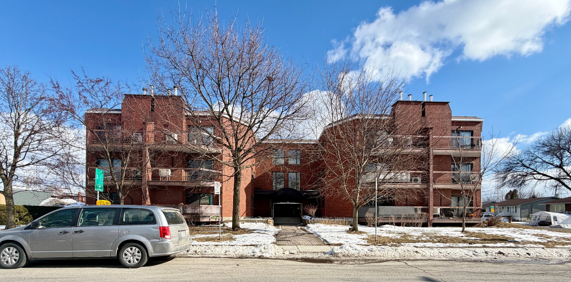 #103 56 Boul. Bellerose E.