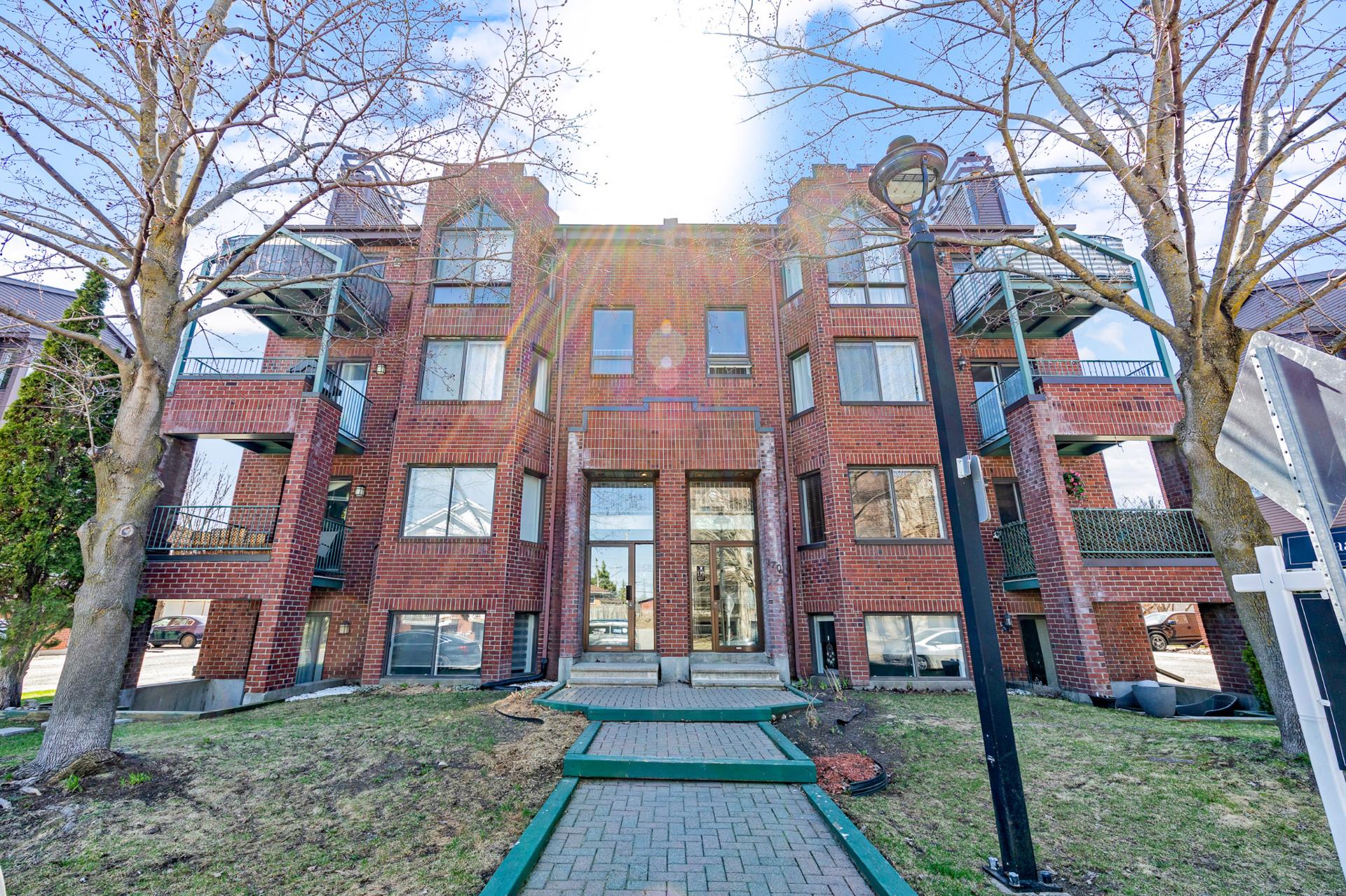 #4 - 170 Av. du Manoir