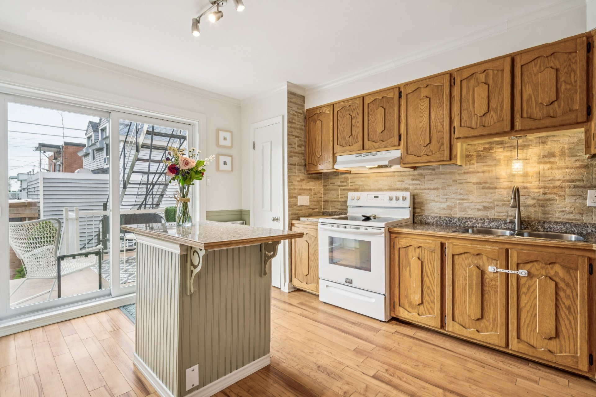 6020 Av. Pierre-De Coubertin — photo 3