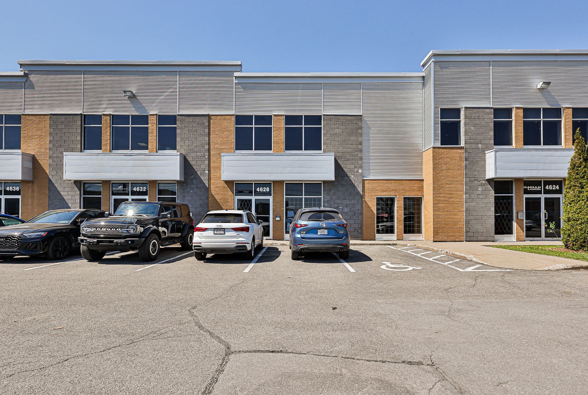 4628 Rue Louis-B.-Mayer