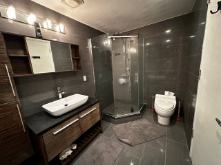 Salle de bains attenante à la CCP