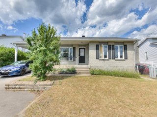 5921 Rue du Chardonneret
