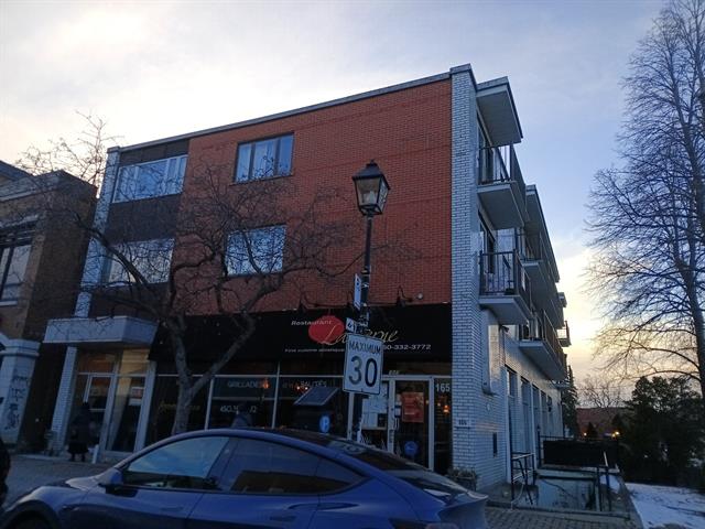 163 Rue St-Charles O.