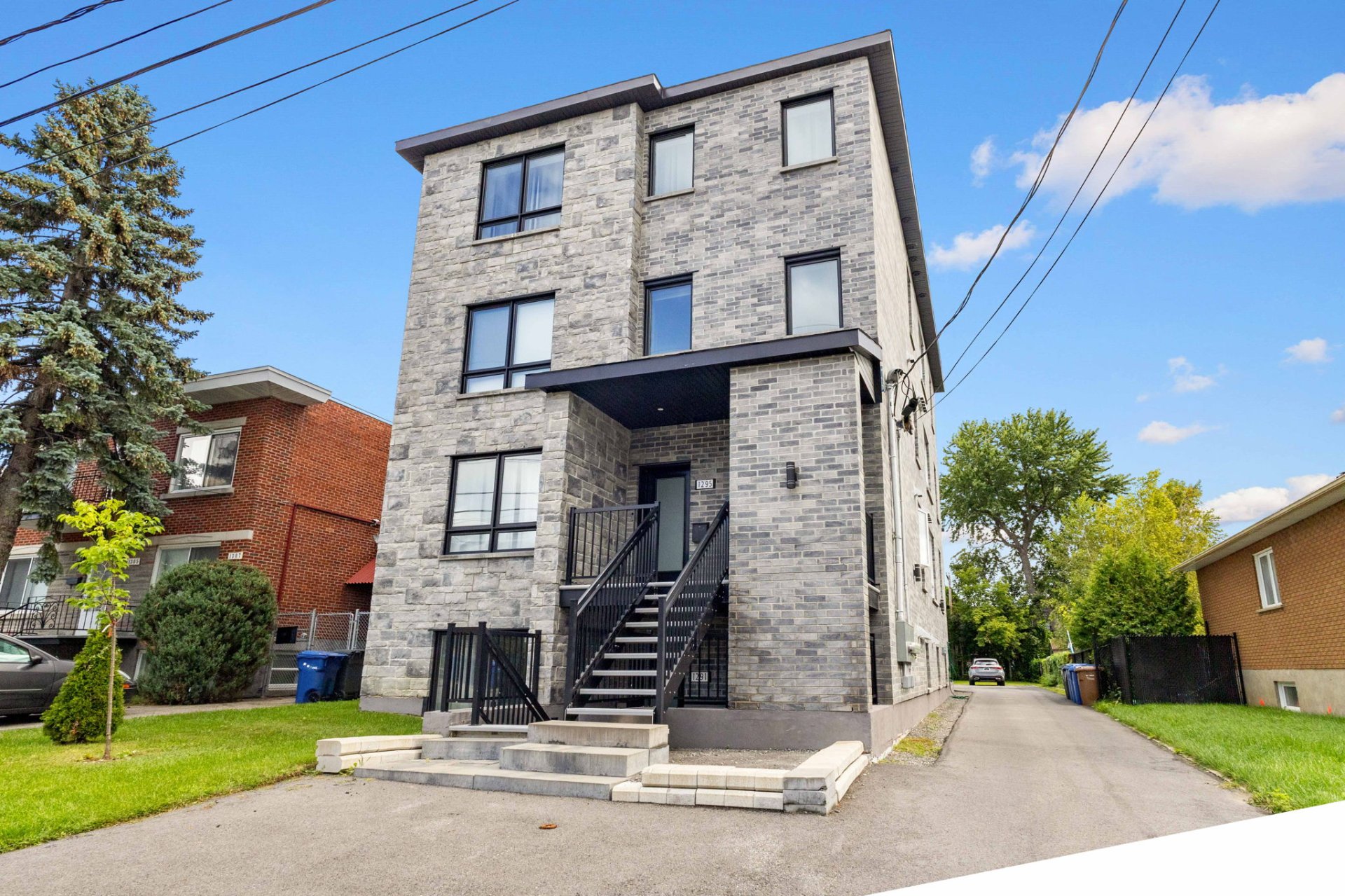 #201 - 1293 Rue Antonio