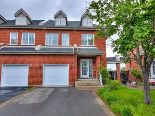 12366 Rue Bedford